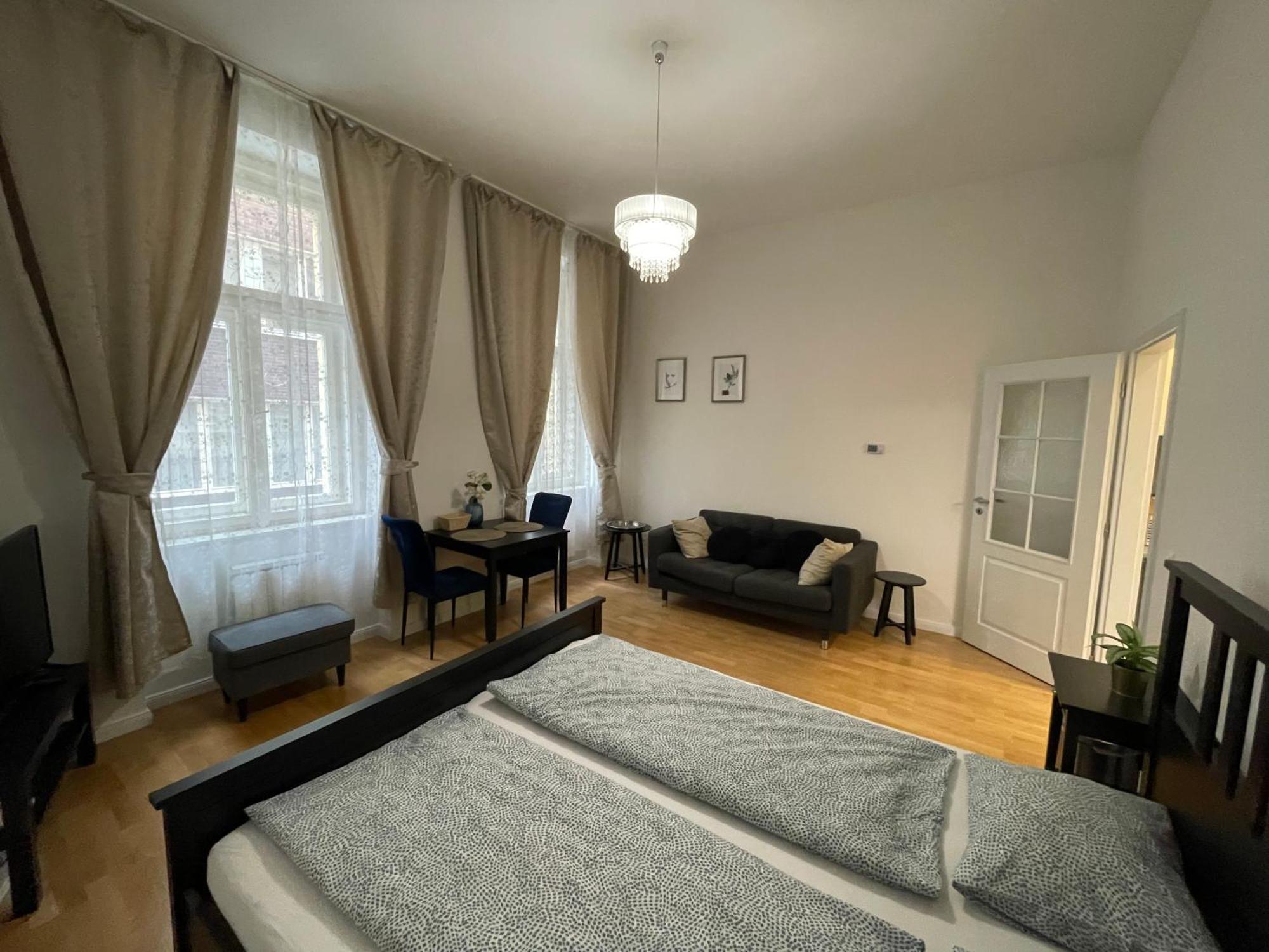 Cosy - Stepanska 1 * Praha