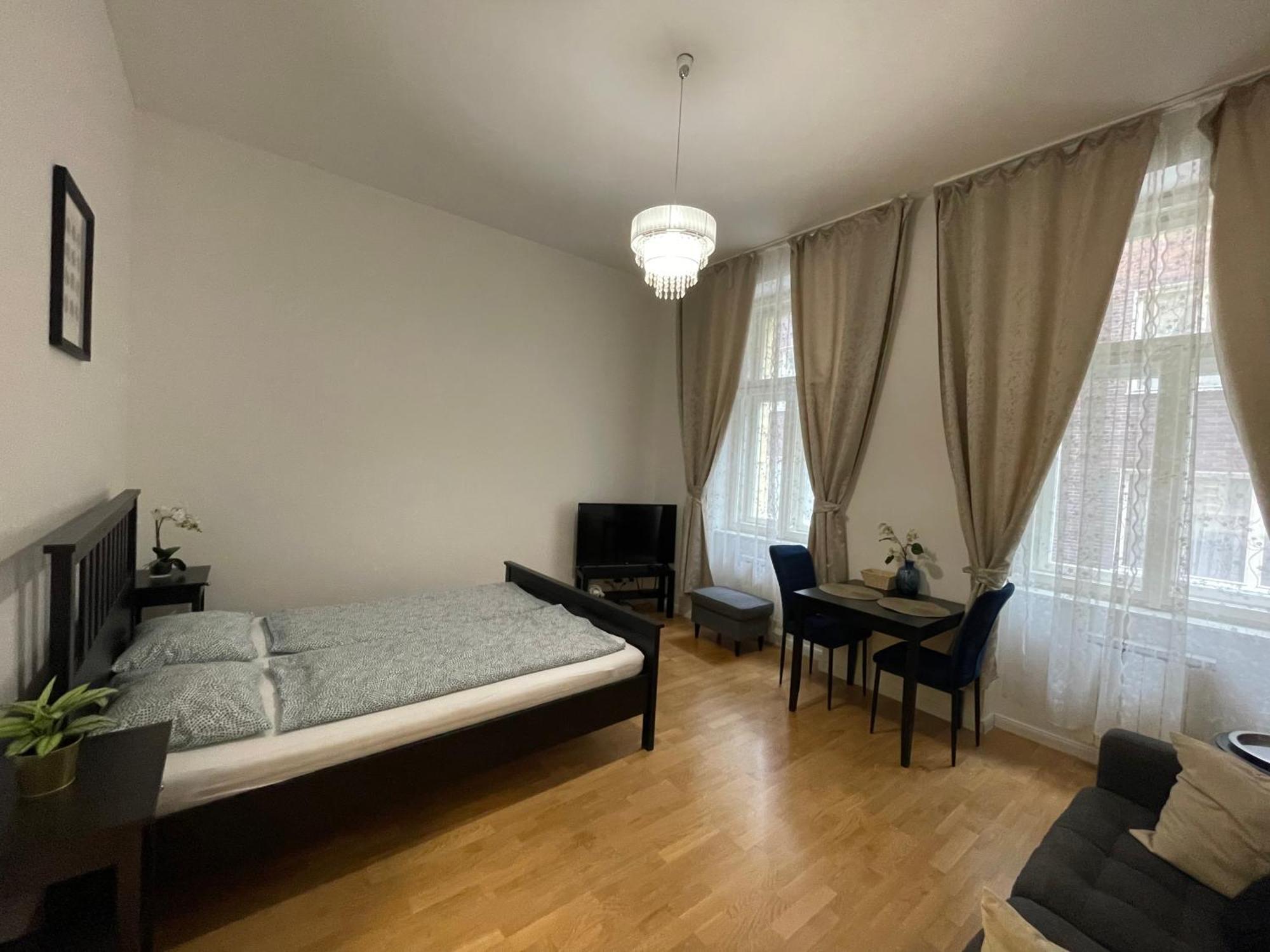 Apartmán Cosy - Stepanska 1 *